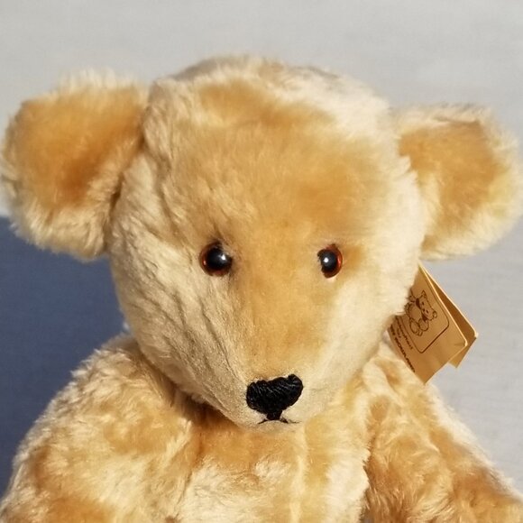 Hand Crafted Jointed Teddy Bear by Dorothy Rowland - Picture 4 of 4